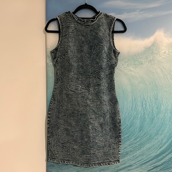 Acid wash Jean dress - Picture 2 of 4